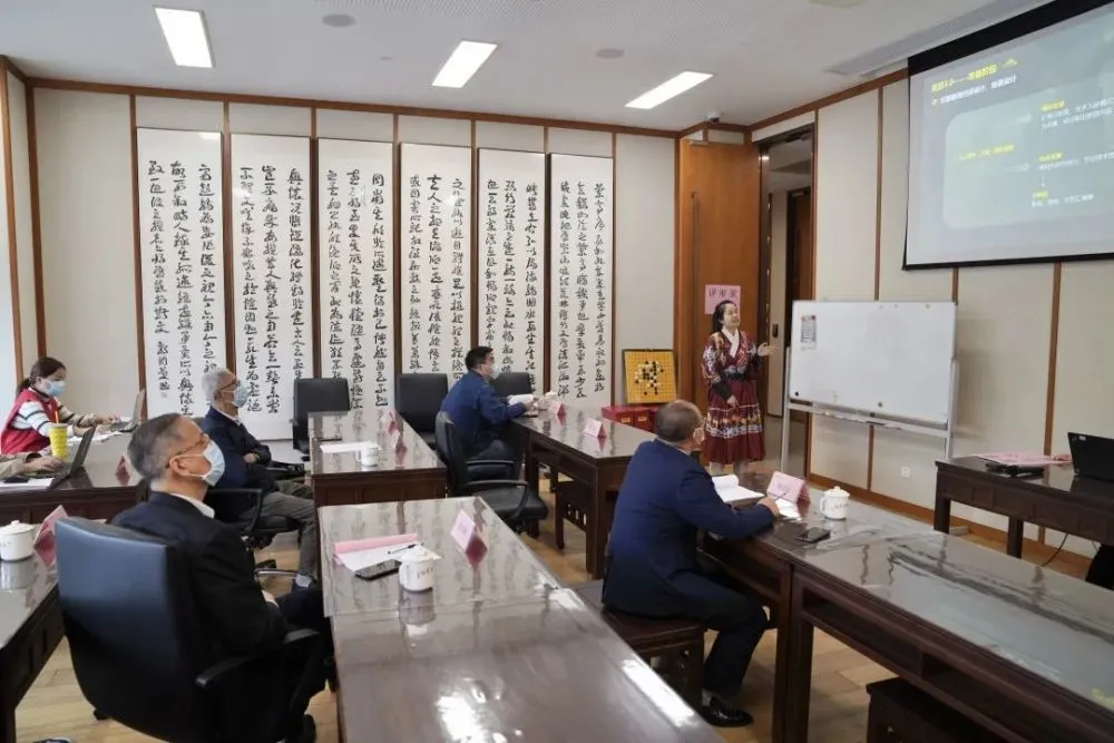 创业 点亮青春梦想，引领商业向